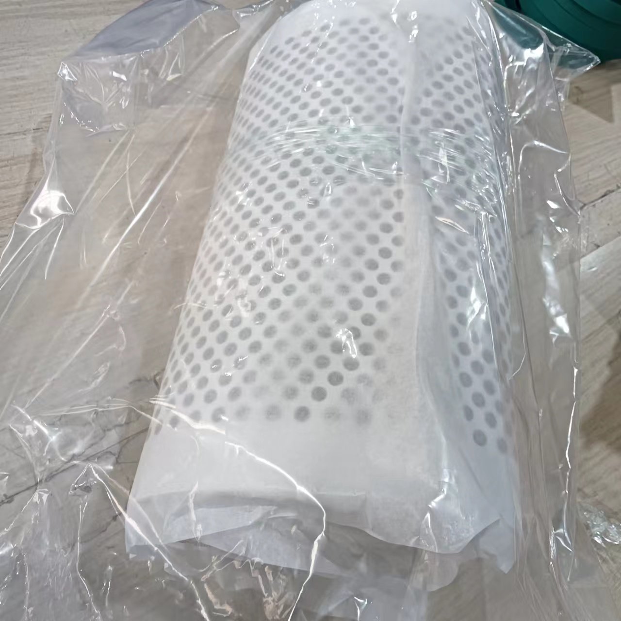 Thickened Anti-stick hole conveyor belt with silicone coating for diapers, paper towels, sanitary napkins