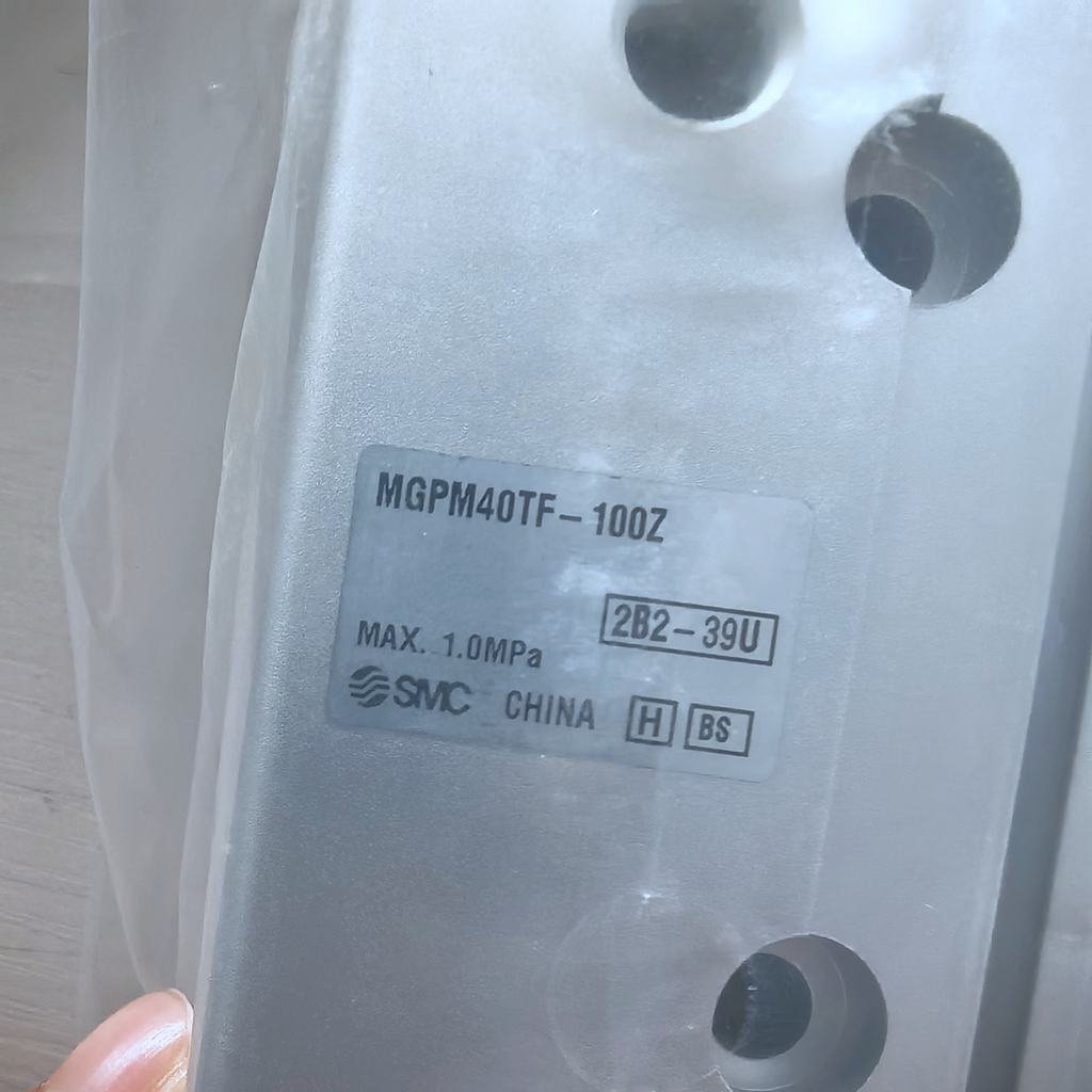 100 New Original SMC MGP-Z Series Pneumatic MGPM40TF-100Z Compact Guide Cylinder Slide Bearing Three Piston Rod Double Acting