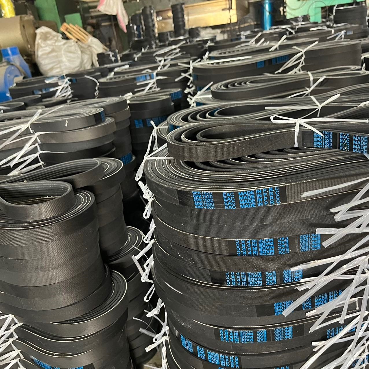 Standard Ribbed Engine Drive Belt 6PK1340 Fan Belt 1987947932 Serpentine Transmission Belt Cars Made EPDM Rubber OEM Supported