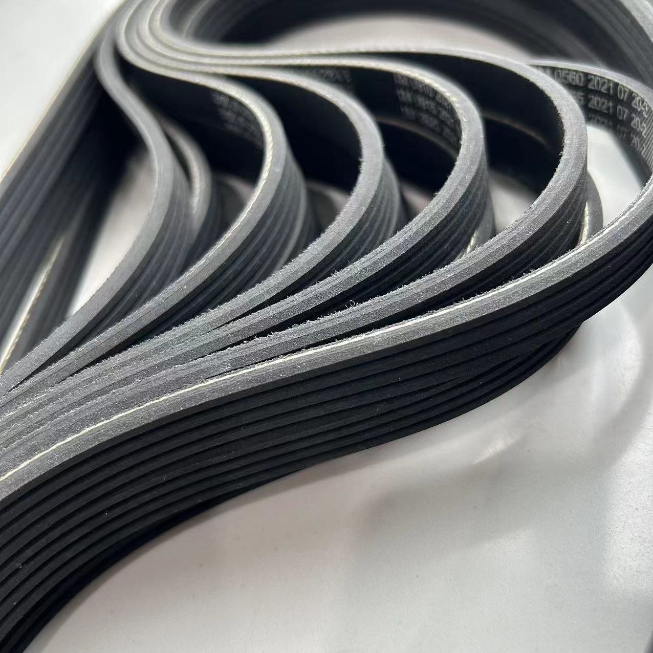 Standard Ribbed Engine Drive Belt 6PK1340 Fan Belt 1987947932 Serpentine Transmission Belt Cars Made EPDM Rubber OEM Supported