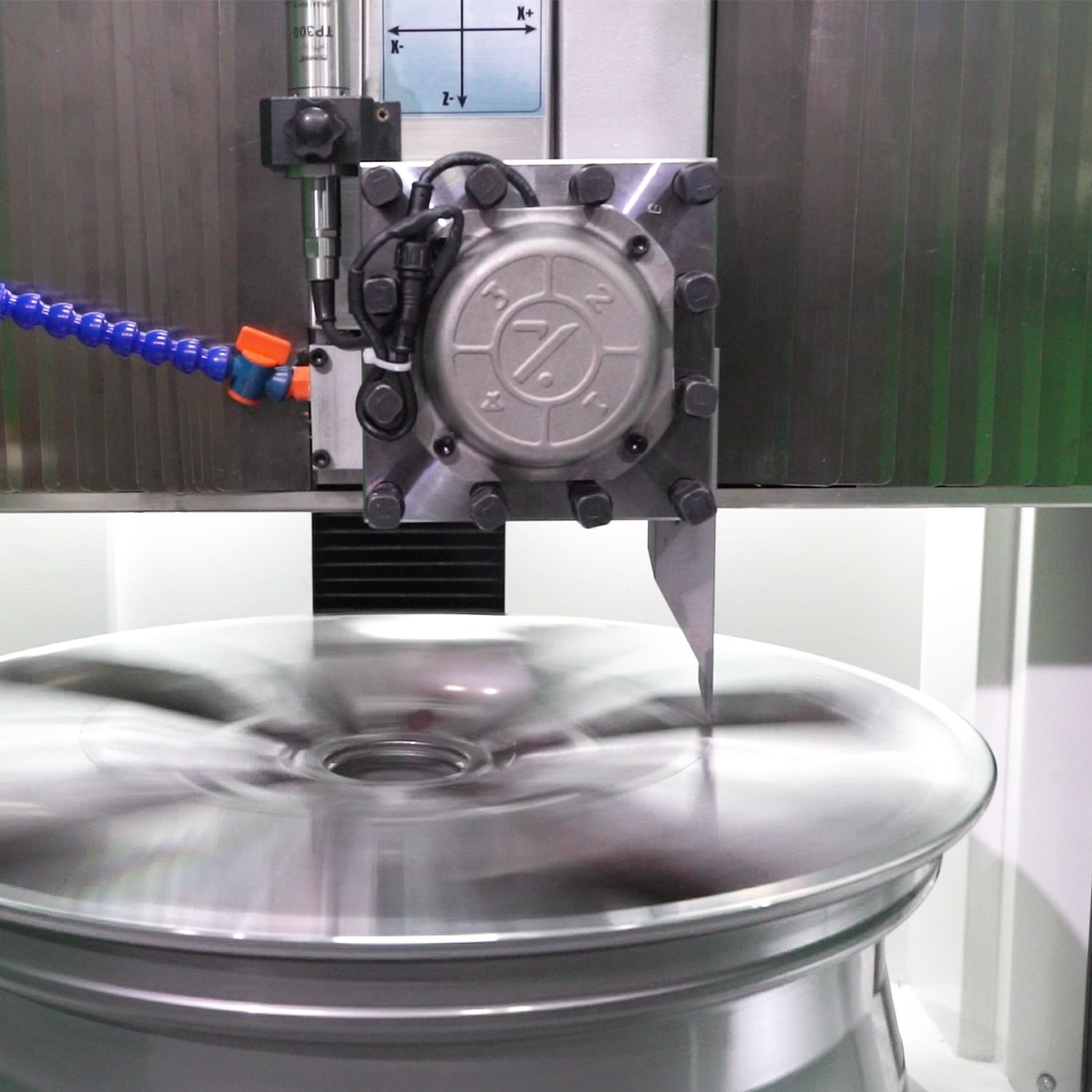 Vertical Alloy Wheel Repair Machine AWR804VP with Small Body but Perfect Cutting Effect and Big Cutting Size