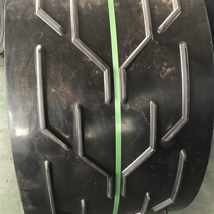 Customized Chevron Pattern Rubber Conveyor Belt Machine Application Transmission Belt with Cutting Processing Service