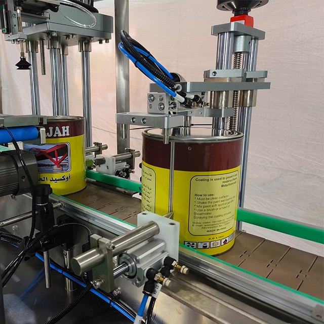 Strength Factory Auto Gel Liquid Filling and Labeling Production Line Can Be Used for Daily Chemicals a Variety of Containers