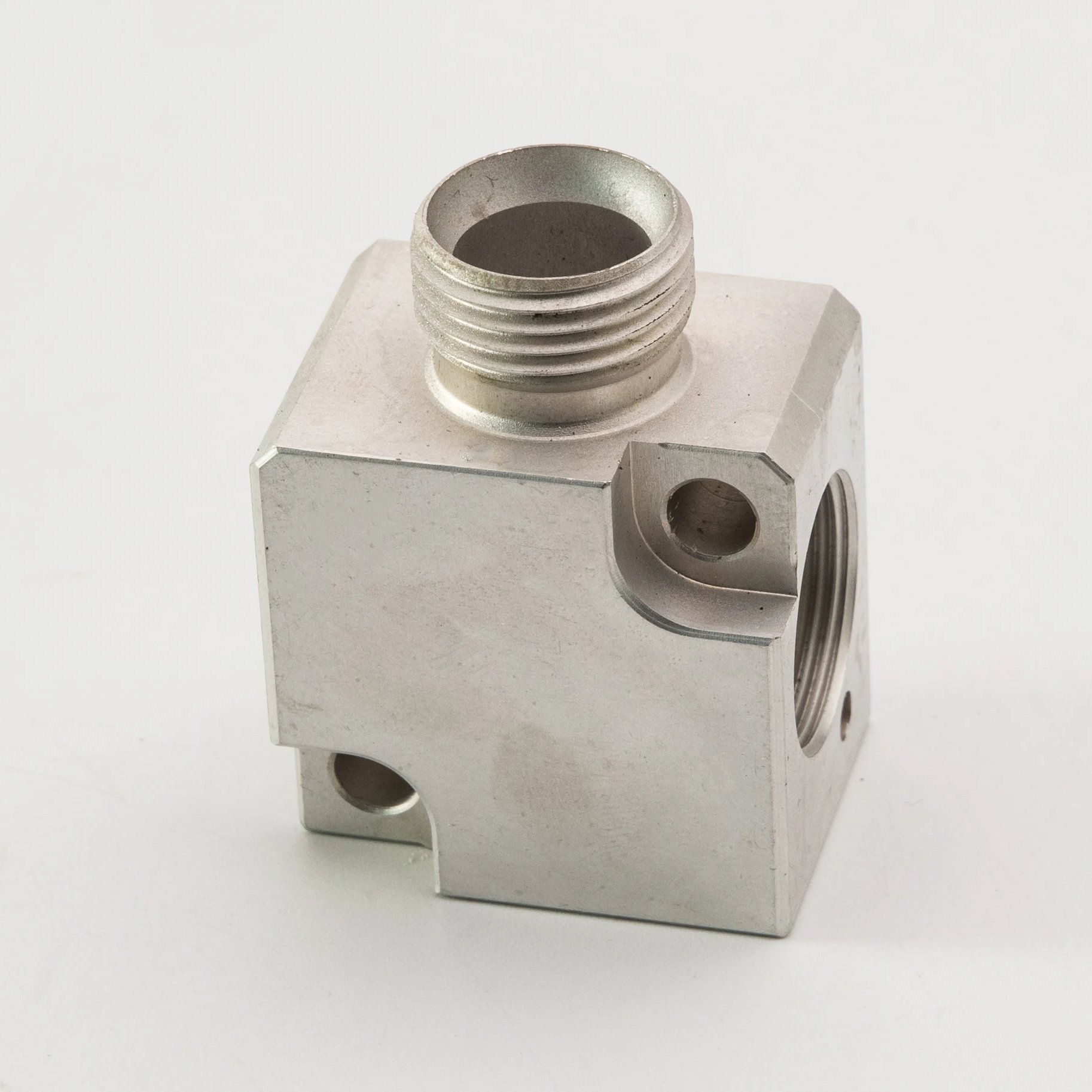 Component metal machining parts cnc aluminium automation device connected to converter