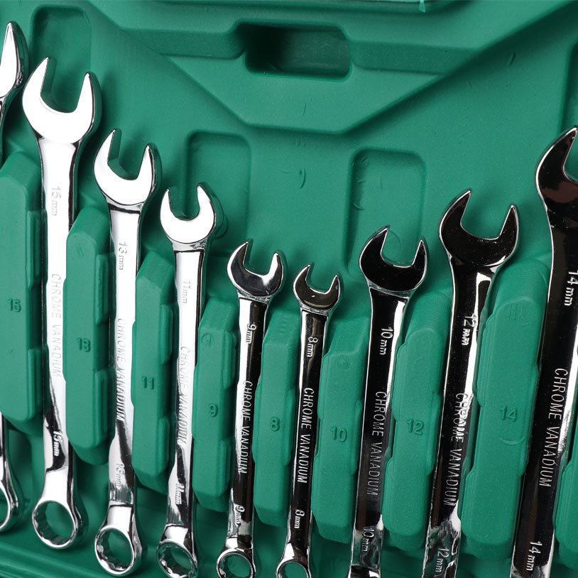 CLAUTOOL 61pcs Socket Ratchet Torque Combination Tool Kits Wrenches Hand Tools Socket Wrench Spanner Tools Set With Box