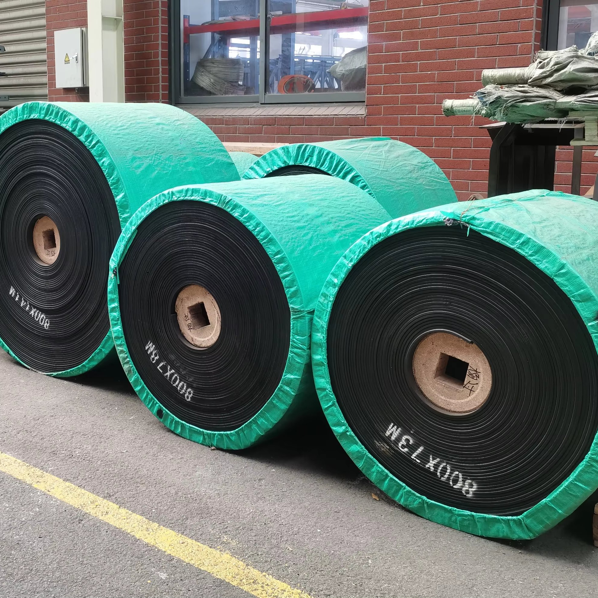 Rubber conveyor belt used in mining industry transportation