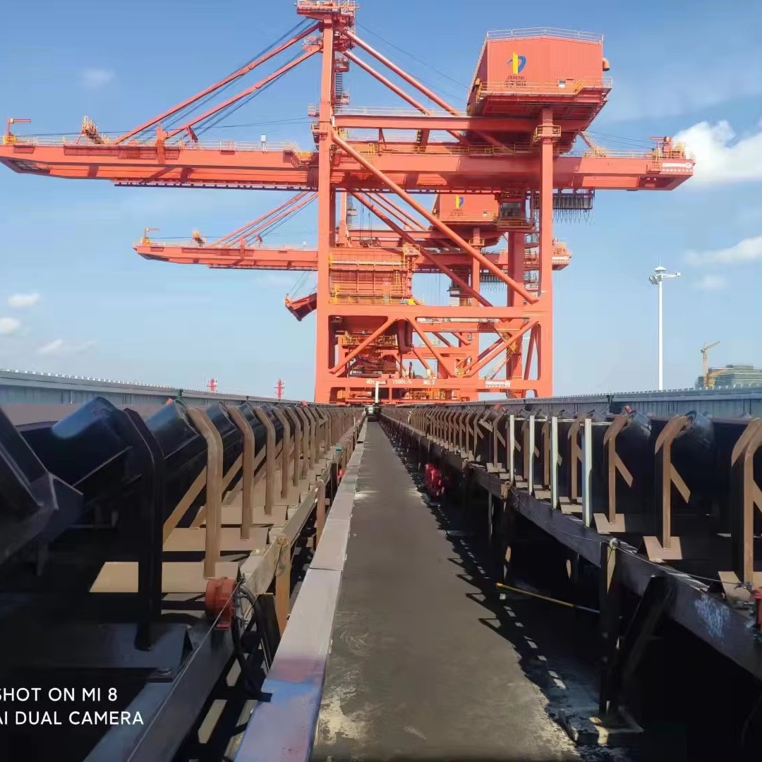 Rubber conveyor belt used in mining industry transportation