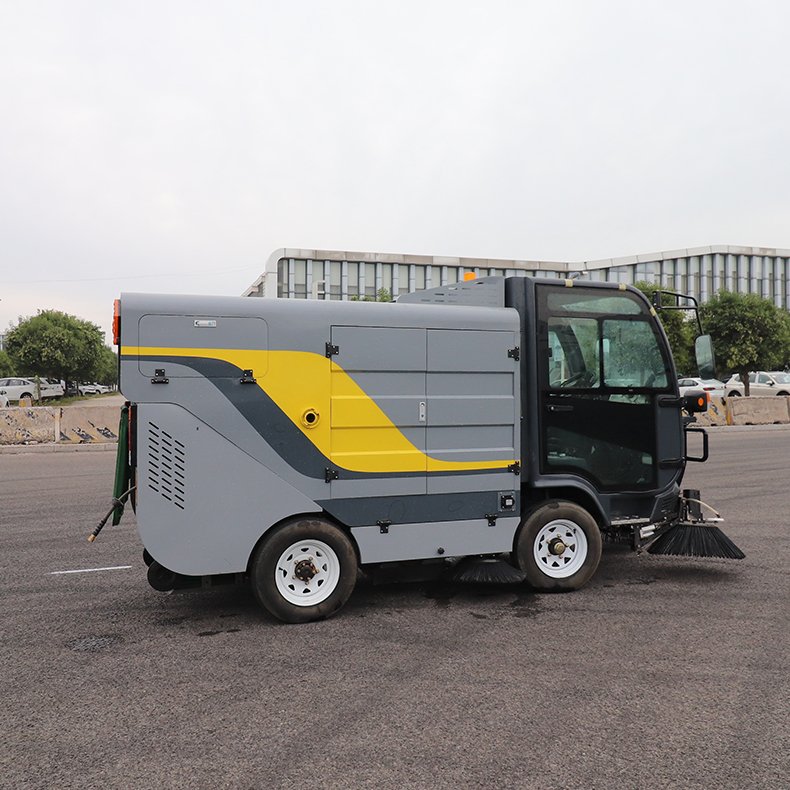 Cheap Price Industrial Automatic Vacuum Floor Sweeper Machine Ride on Electric Street Road Sweeper for Sale