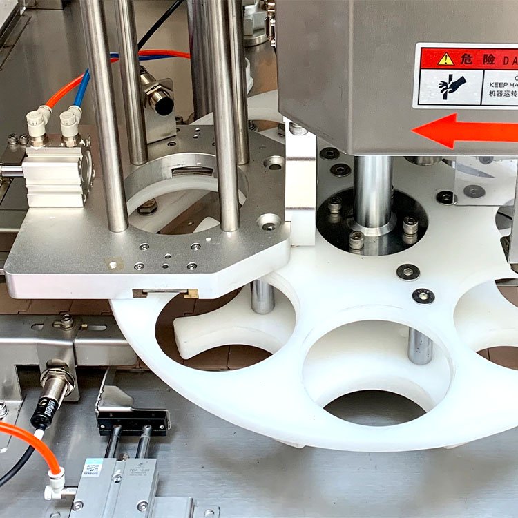 Auto Meat Sardine Tuna Canned Sealing Machine Equipment Fish Canning Machinery Tin Can Sealing Machine