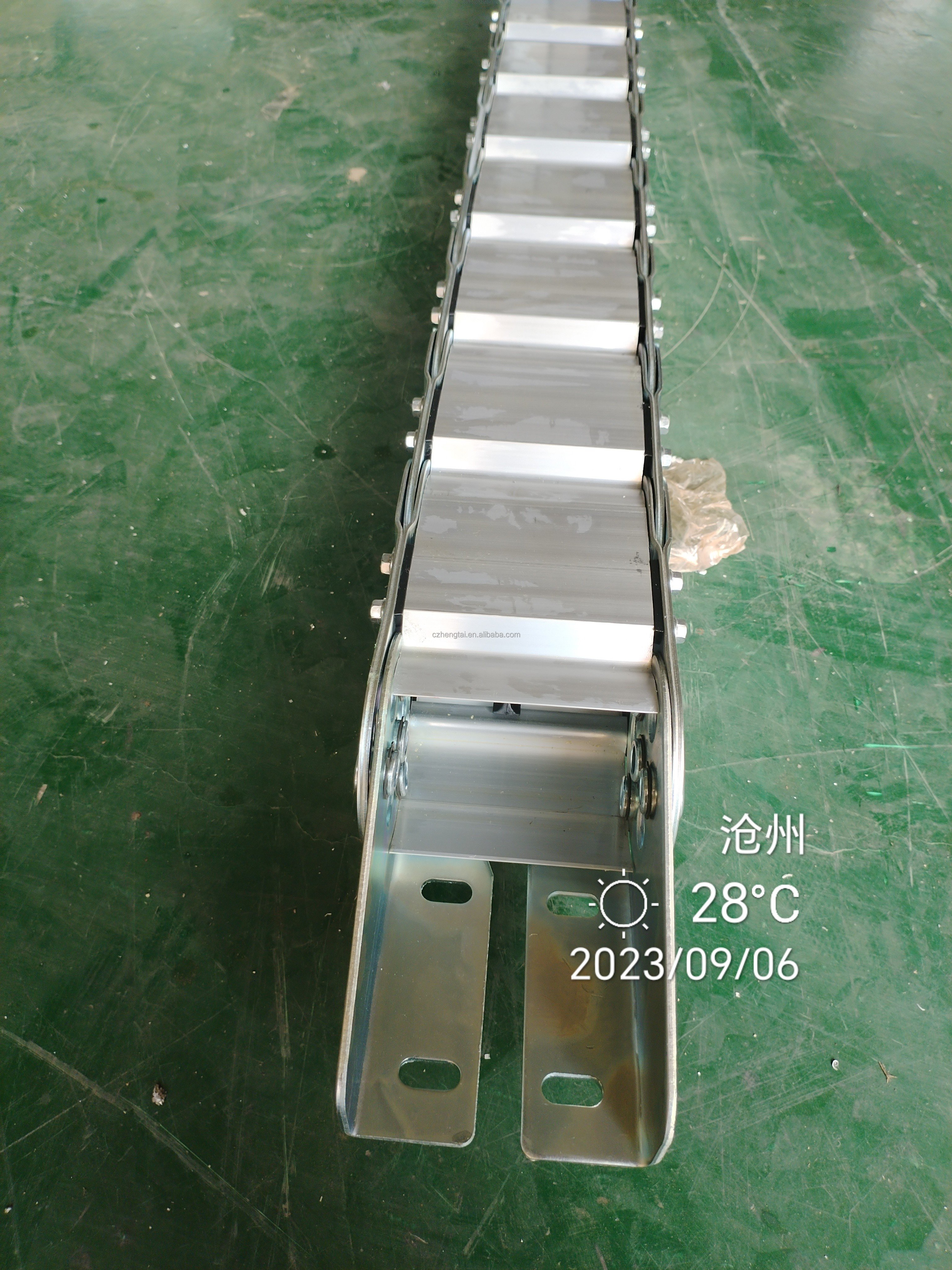 HAIDE HAIDA Power Track HD-TL02-QS Best Seller Cable Drag Chain Machine Enclosed Cable Tray Engineering Steel 15 Featuring Motor