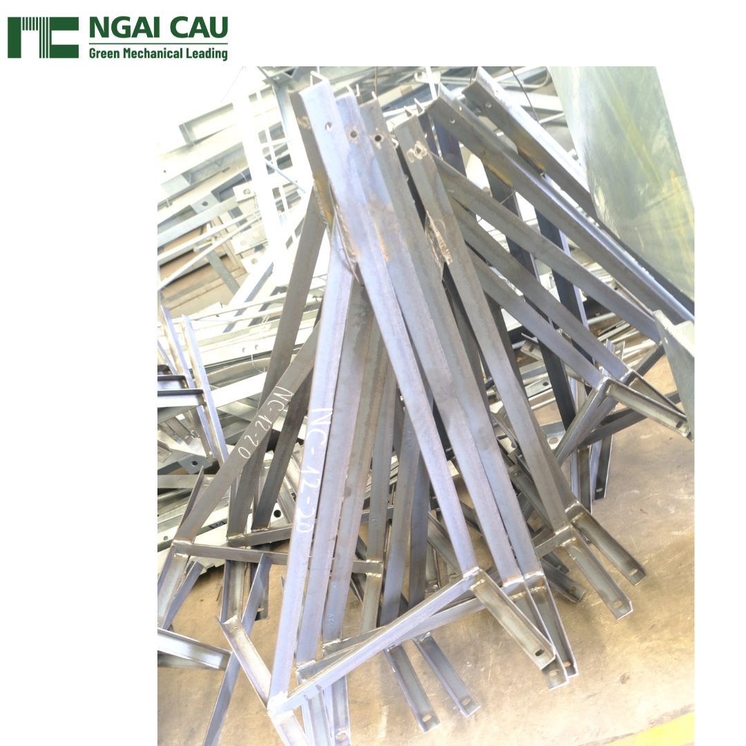 Steel Cross Arm Made by Vietnamese in Compliance With Strict Regulations For Transmission System