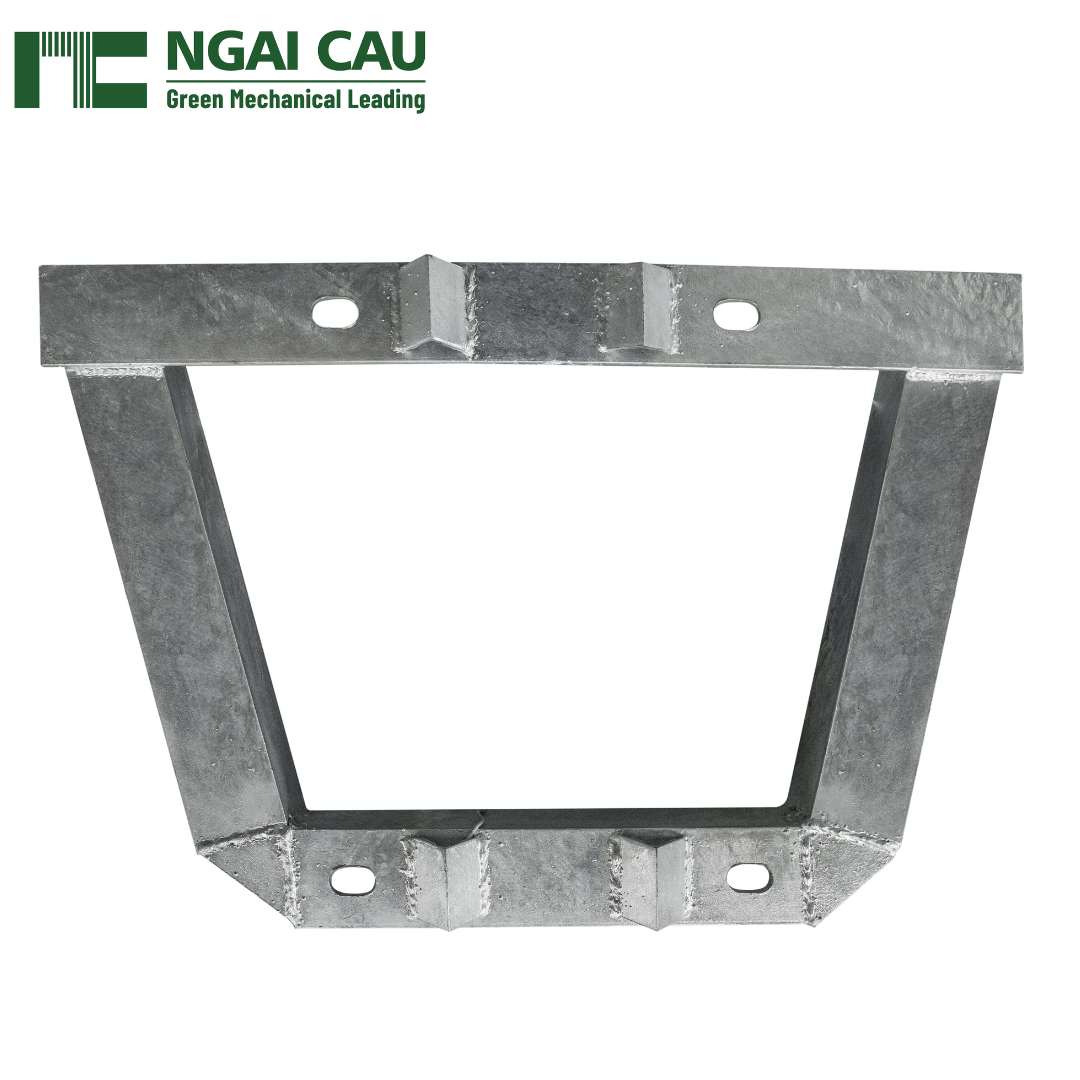 Steel Cross Arm Made by Vietnamese in Compliance With Strict Regulations For Transmission System