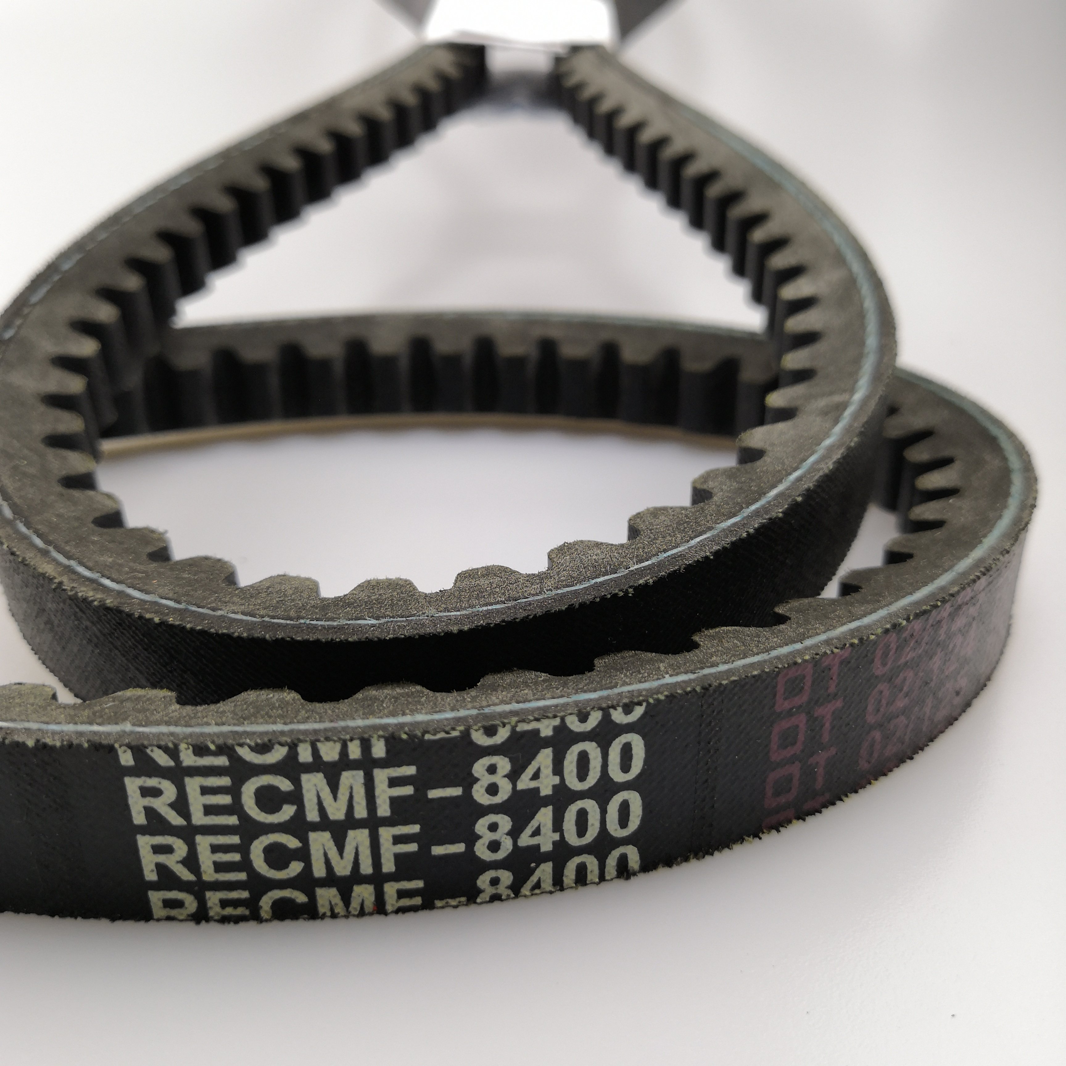 Custom Made 1-1/8'' Rear Drive V-Belt Rubber Timing Belt for Motorcycle Transmissions OEM Supported for Farm Industries