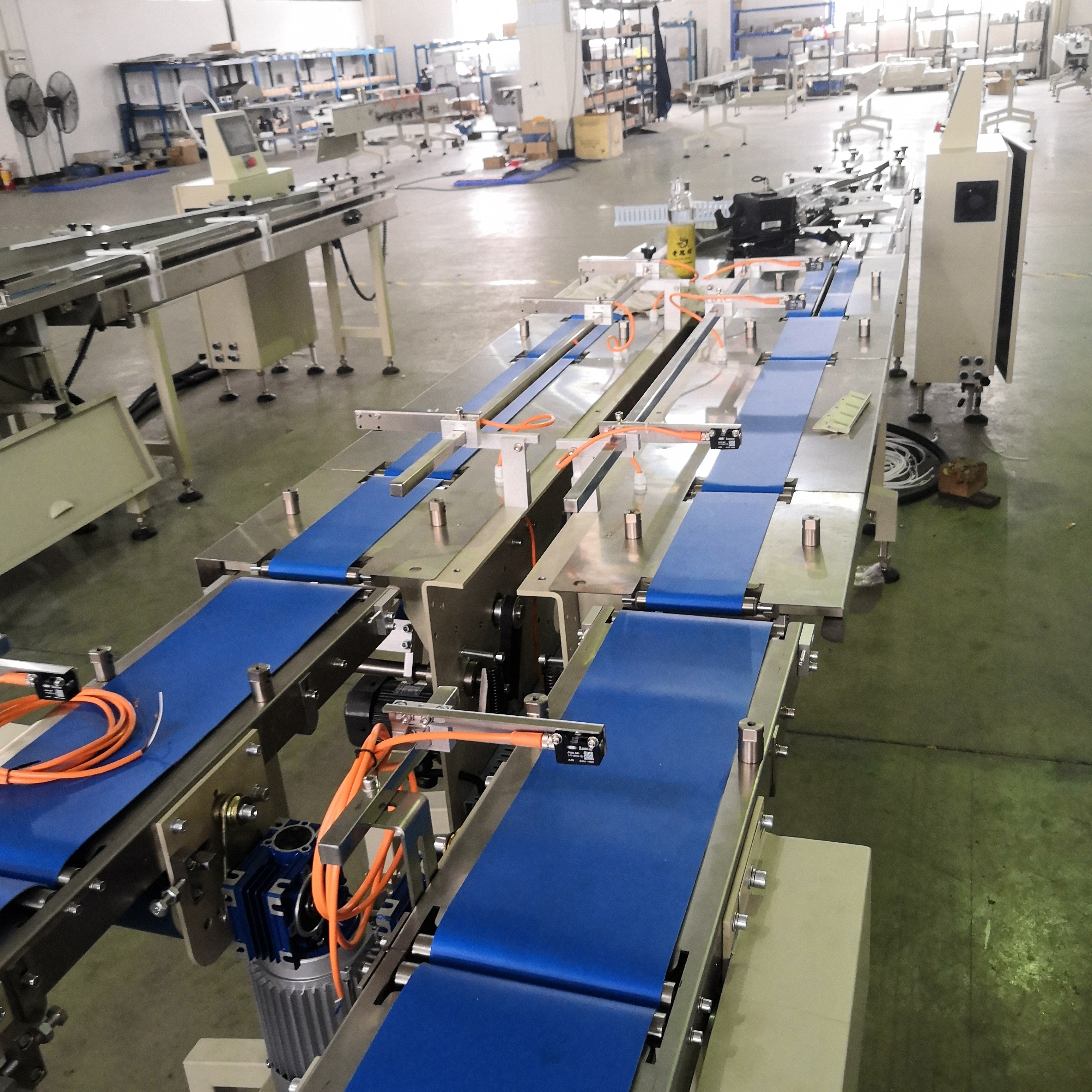 Horizontal Biscuit/cookies Packing Machine Auto case Flow Packer,full Automatic Pillow Bag Packing Equipment