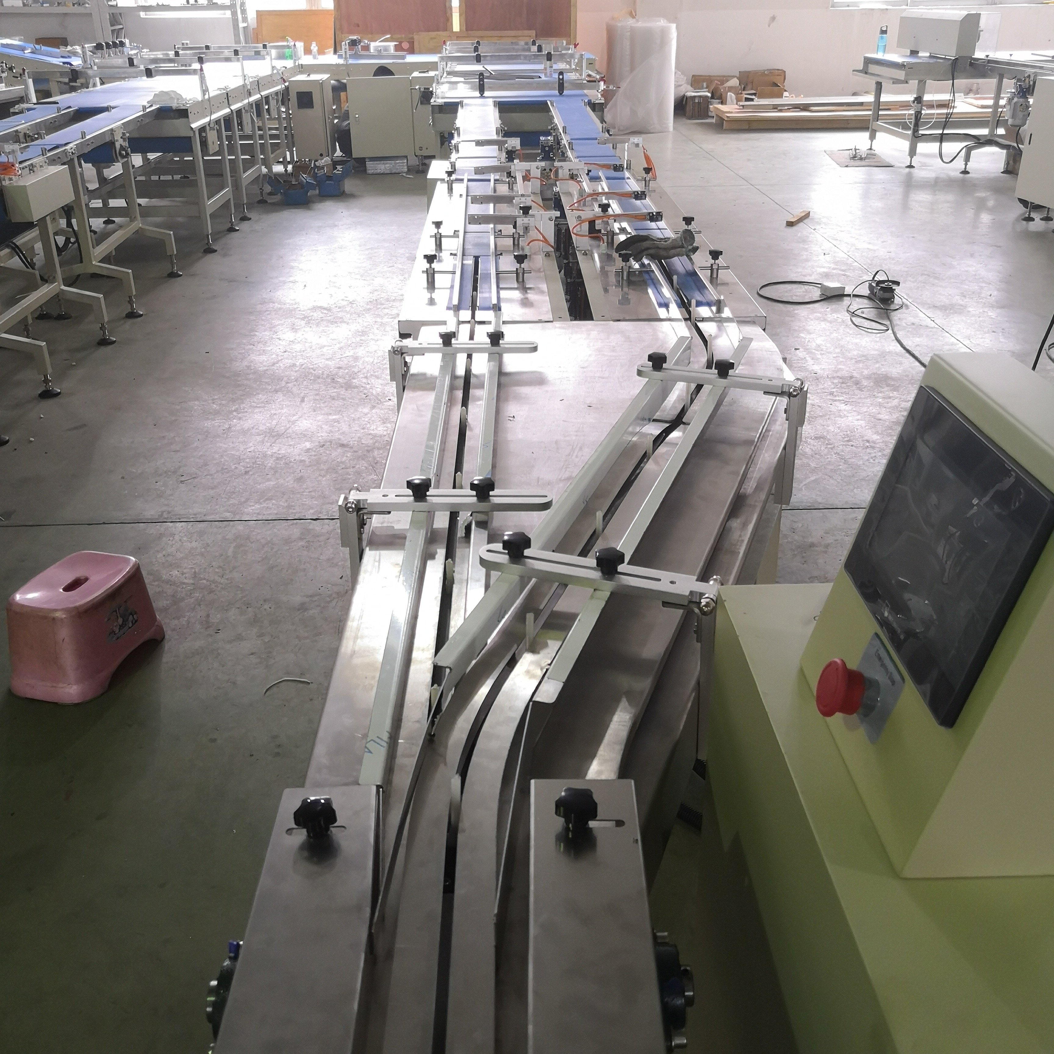 Horizontal Biscuit/cookies Packing Machine Auto case Flow Packer,full Automatic Pillow Bag Packing Equipment