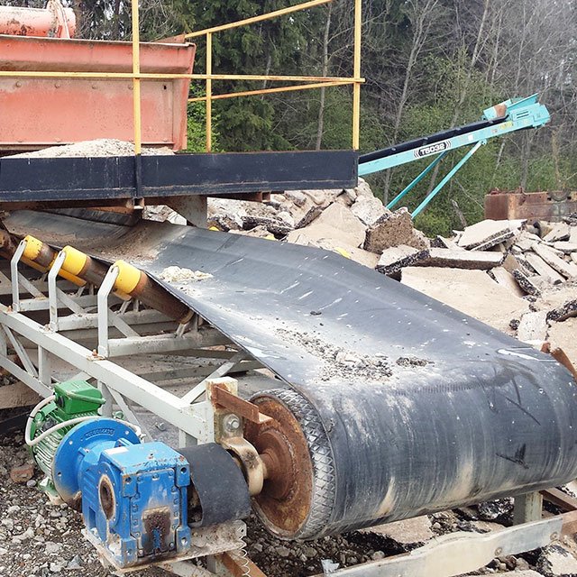 Aggregate Sand Stone Transporting Machine Rubber Belt Conveyor For Sale