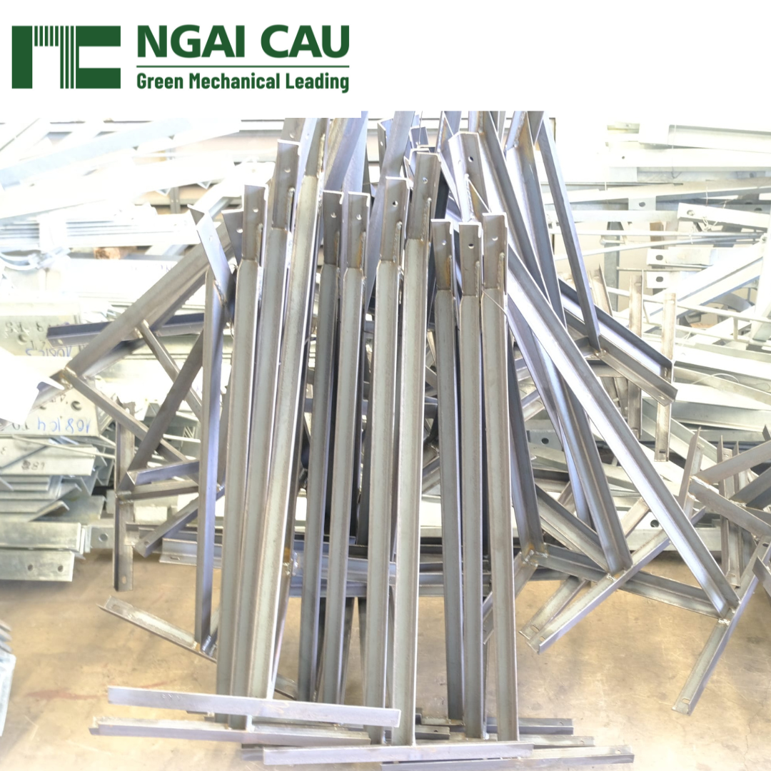 Steel Cross Arm Made by Vietnamese in Compliance With Strict Regulations For Transmission System