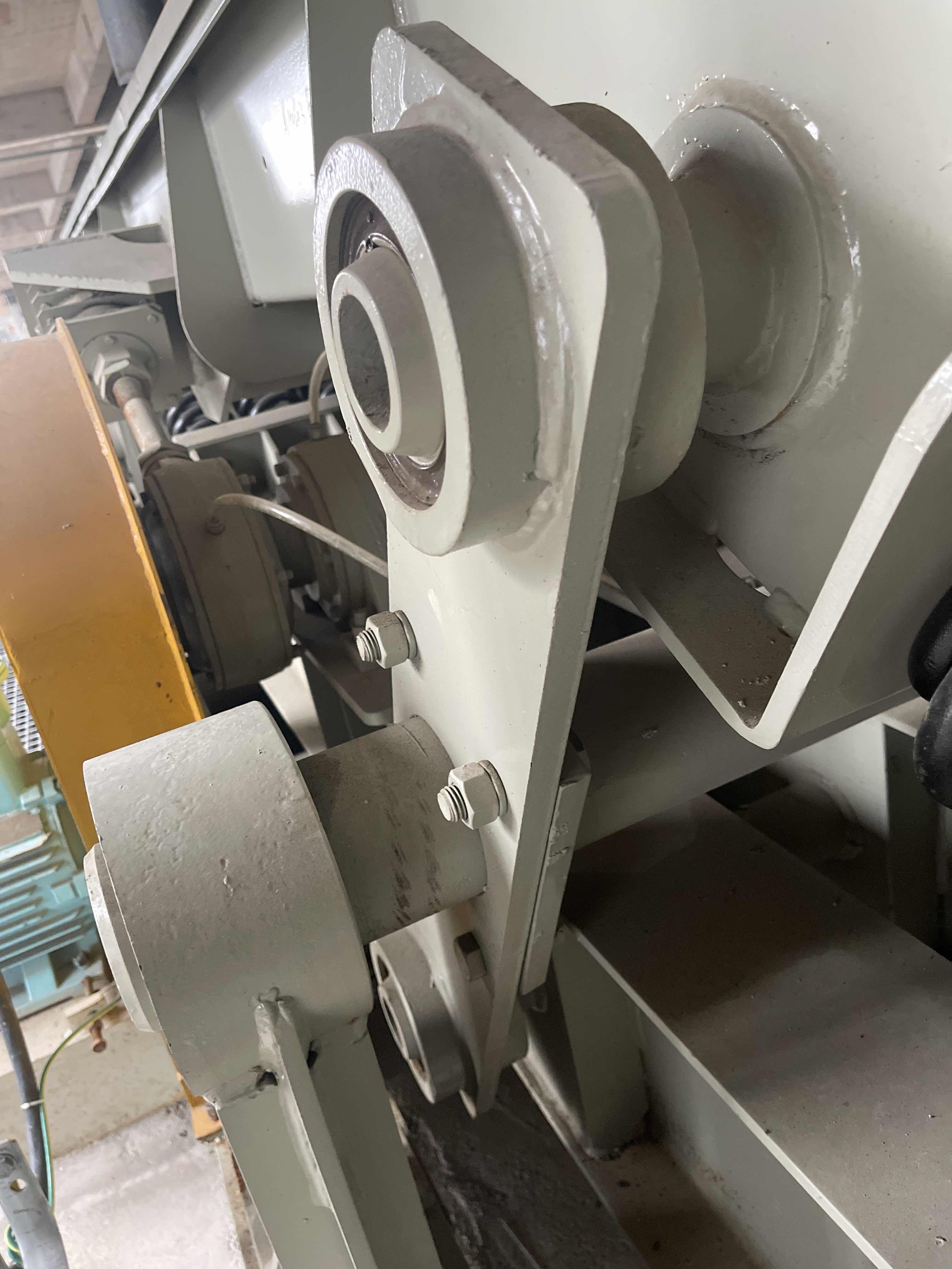 Vibration type parallel transmission vibration conveyor belt, large engineering specific machinery