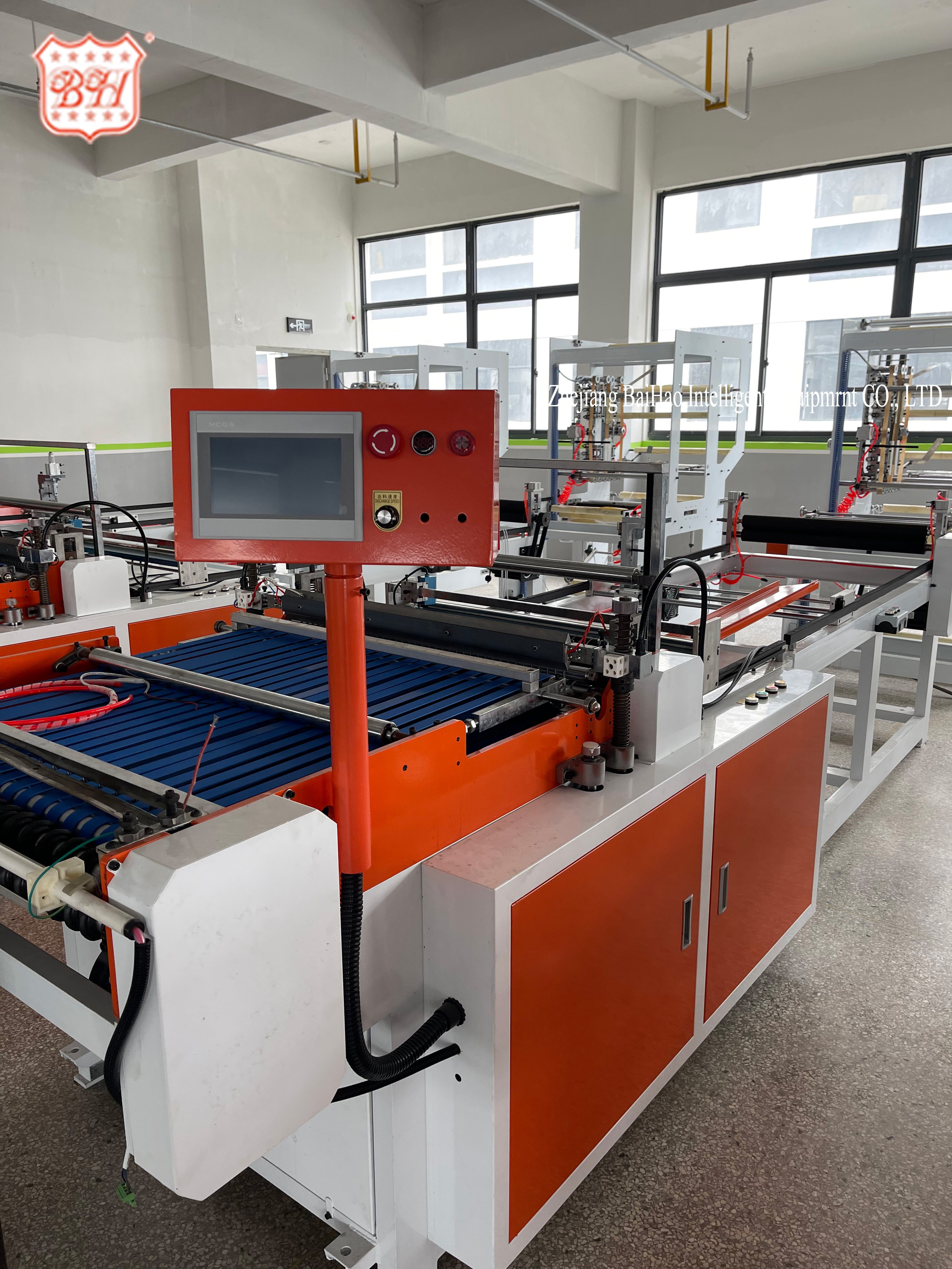 Automatic Zip Lock Bag Production Line Zipper Poly Bag Machine Ldpe Plastic Zipper Freezer Bag Making Machine