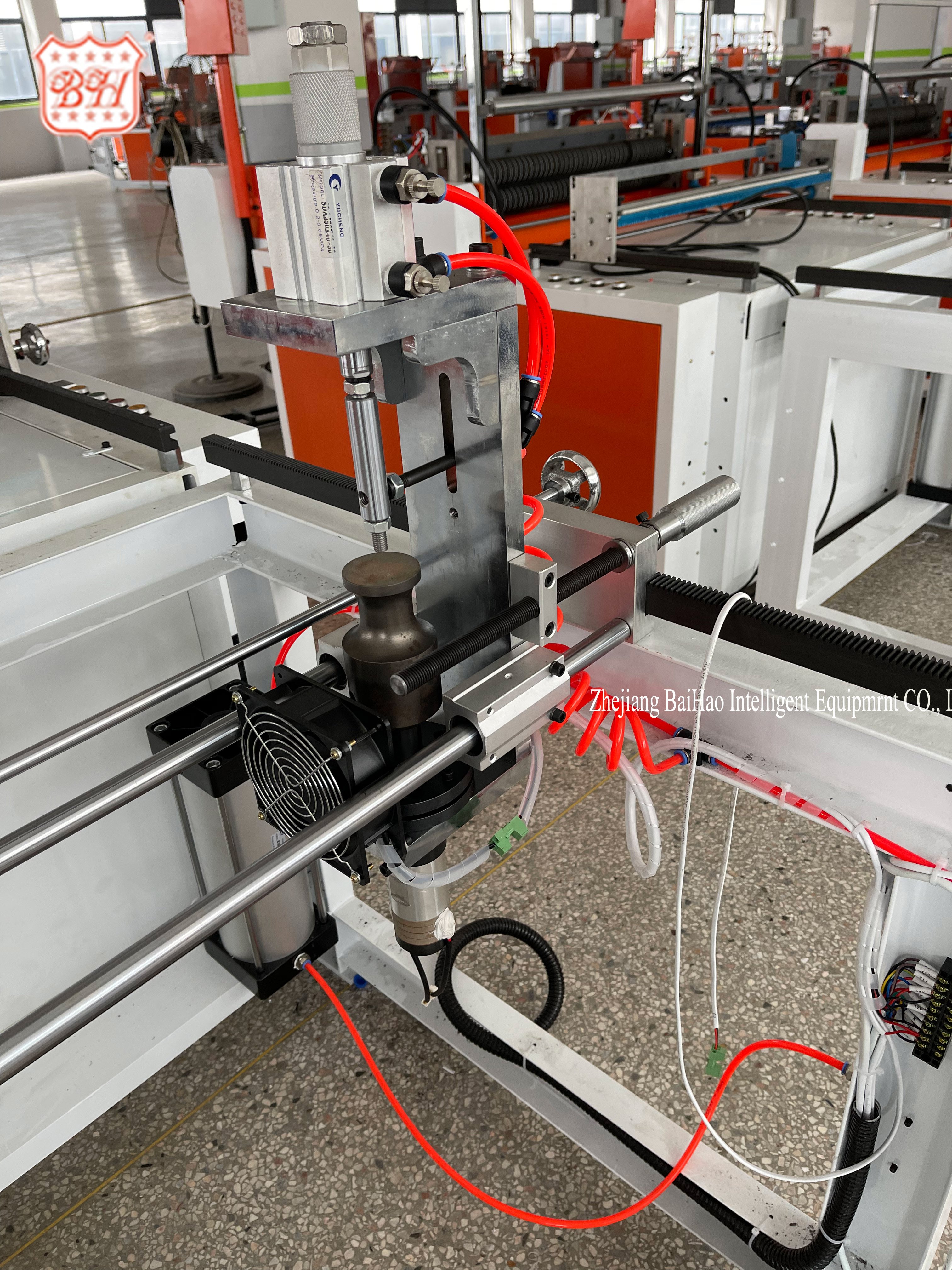 Automatic Zip Lock Bag Production Line Zipper Poly Bag Machine Ldpe Plastic Zipper Freezer Bag Making Machine