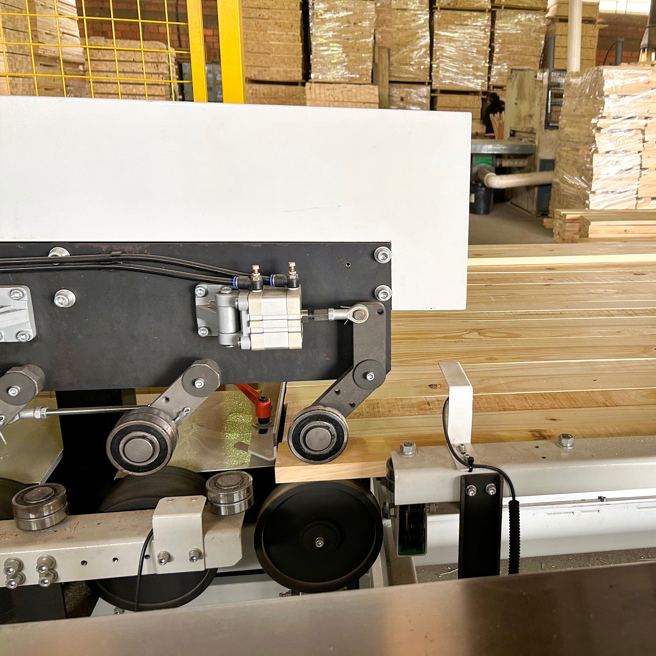 Hot Sale JYC Full Auto High Frequency Finger Joint Board Joining Machine
