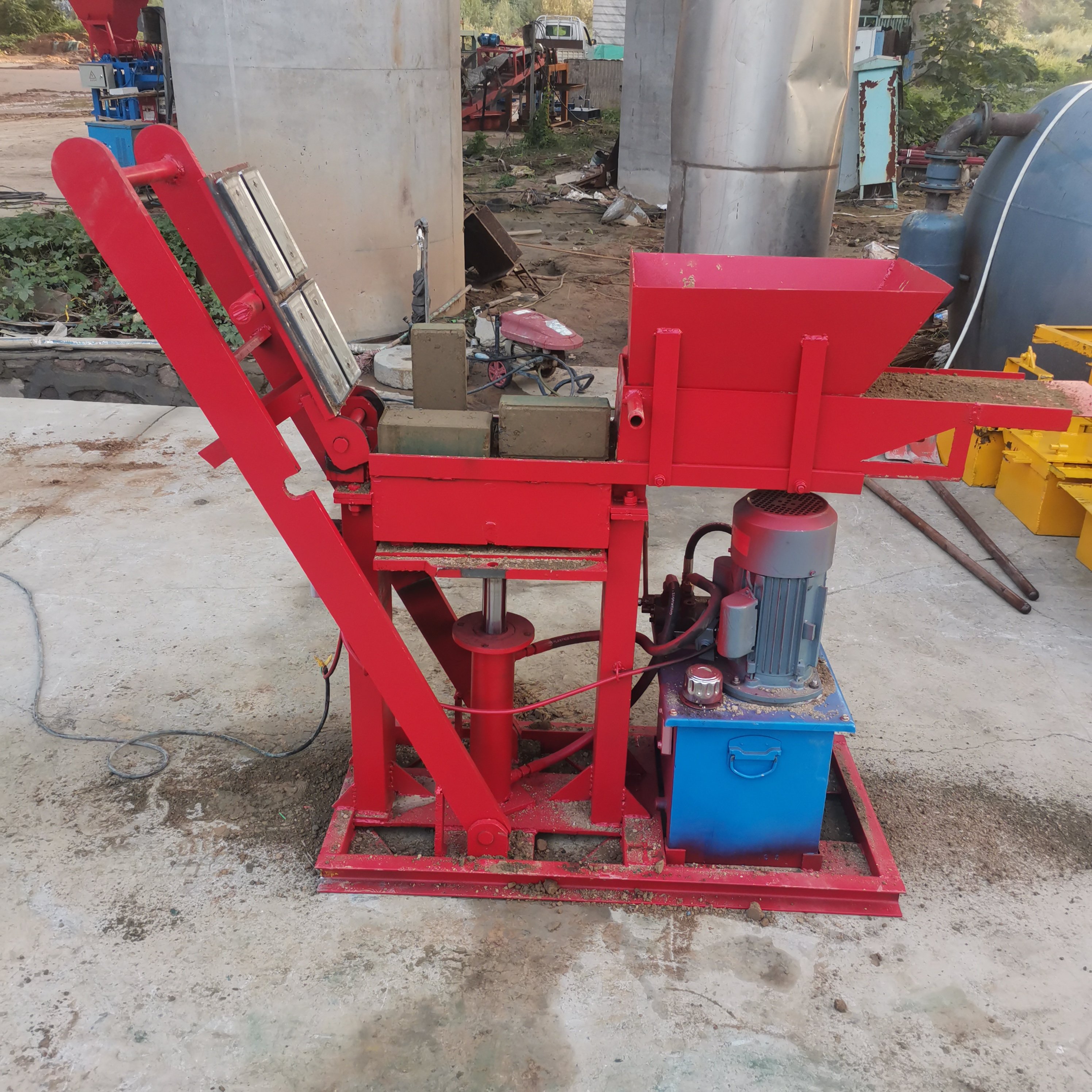 Wholesale Sale Lightweight Brick Making Machines Cement Brick Making Machines Small Building Materials Equipment