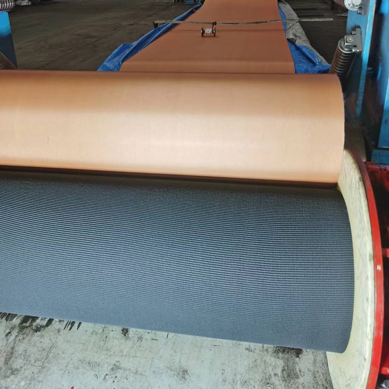 Black PVC Fastener with Floral Pattern Rough Conveyor Belt for Efficient Conveyance