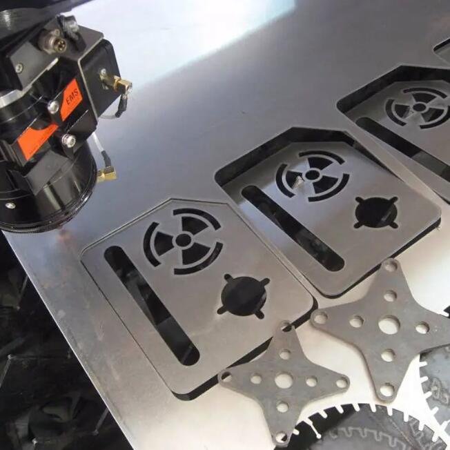 Top Seller Closed Body 3KW 6KW 8KW 12KW CNC Fiber Laser Cutting Machine for Stainless Steel