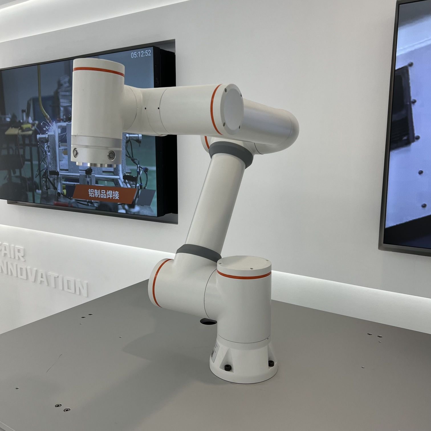 Heavth Gripper Robot Arm Vaccum Robot for Car Body Repair Collaborative Robot Pallet Assembly Other Material Handling Equipment
