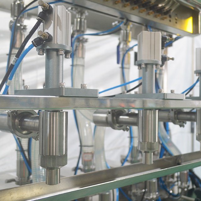 Factory Sale Automatic Liquid Soap Shampoo Lotion Detergent Dishwashing Liquid Sand Sanitizer Filling Machine Production Line