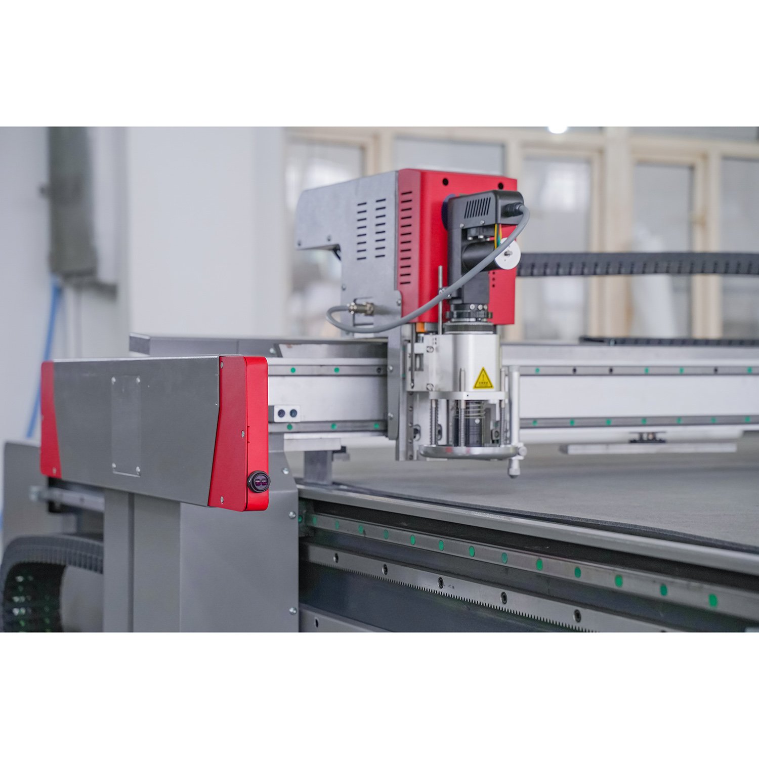High Quality Textile Cutting Table Automatic Round Knife Canvas Fabric Cloth Cutting Plotter Machine