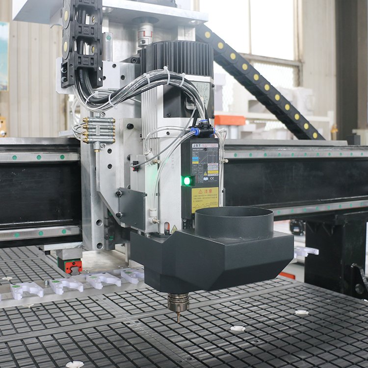 Furniture Industry Kitchen Cabinet Door Making Machines 1325 1530 2030 2040 ATC Router Machines with Labels