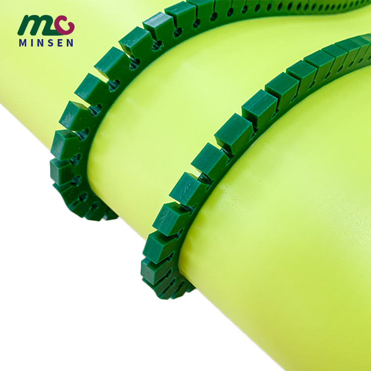Large load capacity PVC conveyor belt with guide strip