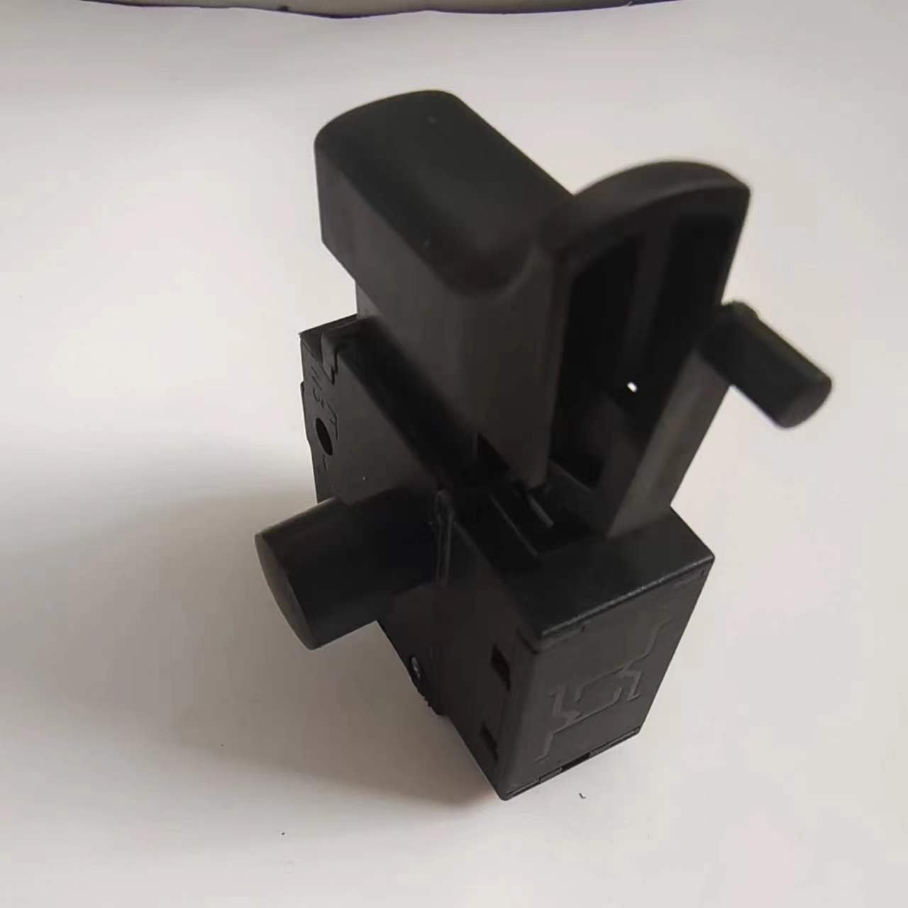 Electric tool switch accessories are suitable for Qiyang 6.5 hand drill switches, high-power 8-18 switches
