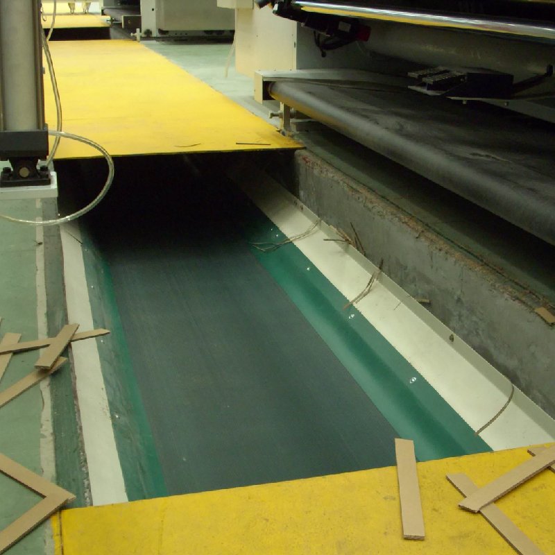 Advanced Custom Assembly Line Efficient Operation Of Green Pvc Conveyor Belt Roller-Based Stable Transmission