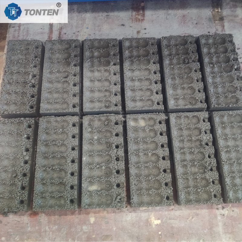 Low Price Semi Automatic Large Mobile Hollow Cement Block Brick Making Machine