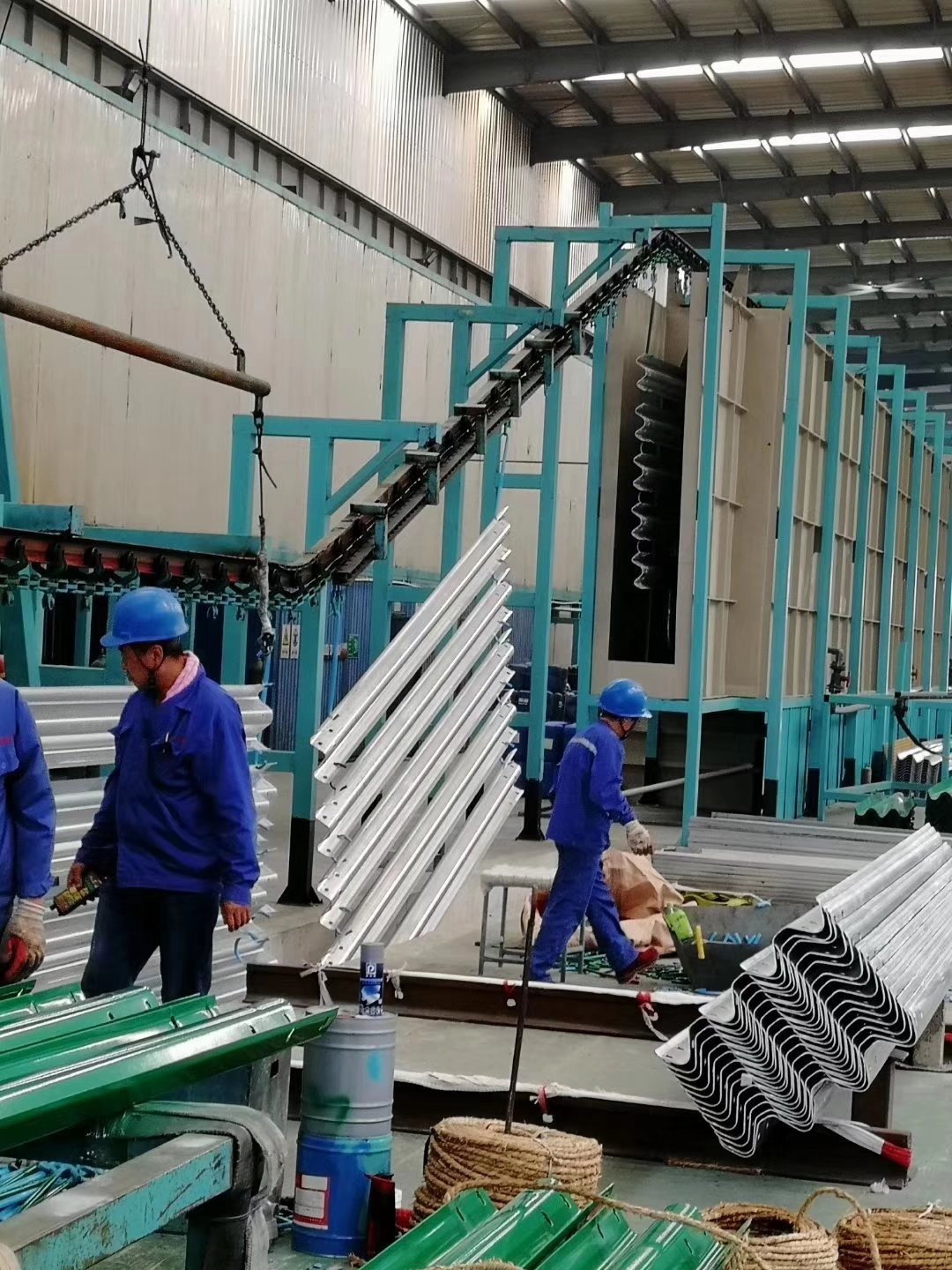 Automatic Semi-auto/Manual Aluminum Profile Powder Coating Spray Painting Line with Conveyor Chain System