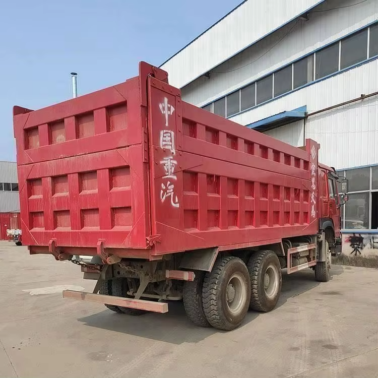 China Top Brand HOWO SINOTRUK 8*4 Mining Dump Truck with 4 Axles and Reinforced Cargo Box in Stock for Sale