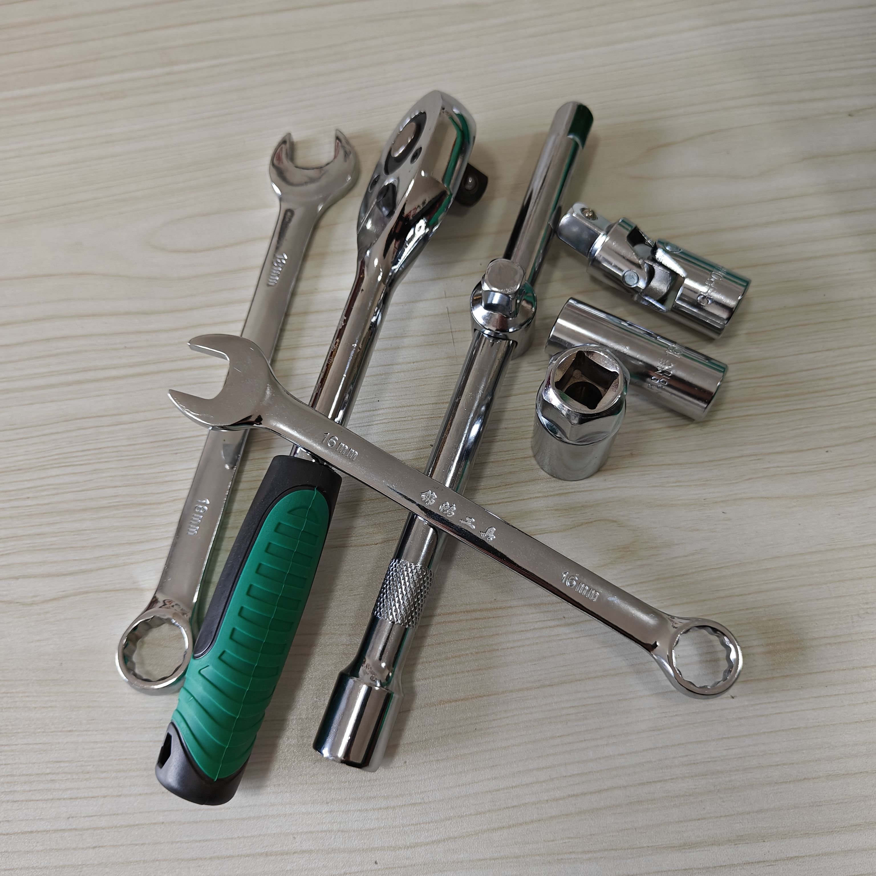 37pcs Car Repair Tool Set Socket Ratchet Wrench Hand Maintenance Kits Toolbox Socket Set Universal Joint Accessory