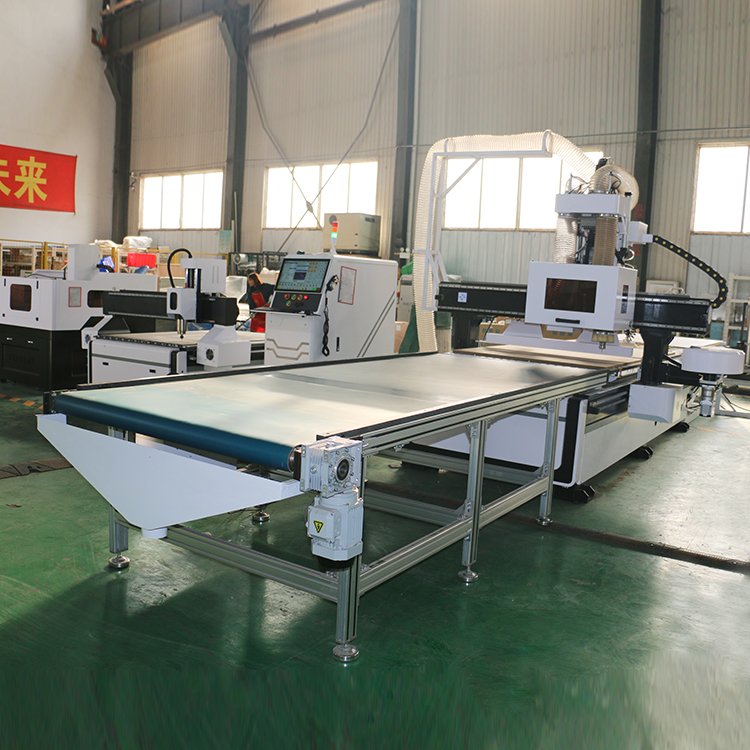 Heavy Duty 1325 Automatic Feeding Unloading Furniture Nesting CNC Machine With ATC Air Cooling Spindle for Sale