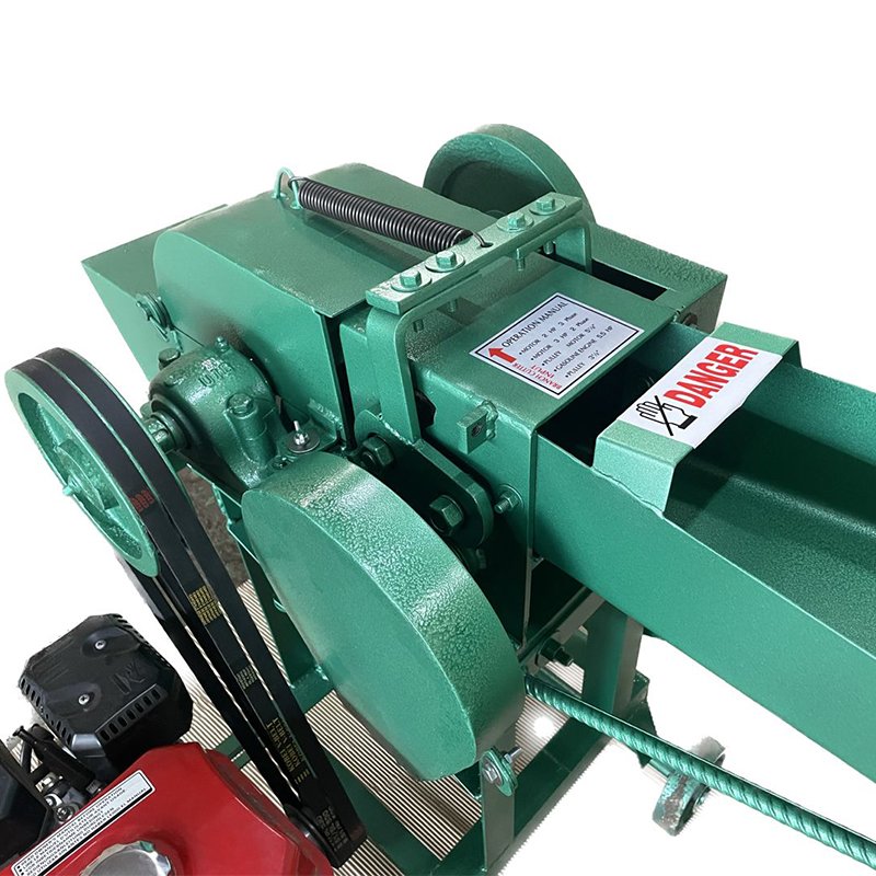 Professional Factory Grass Shredder Machine with 4 Blade Type Quick and Efficient Due to the Chipping System