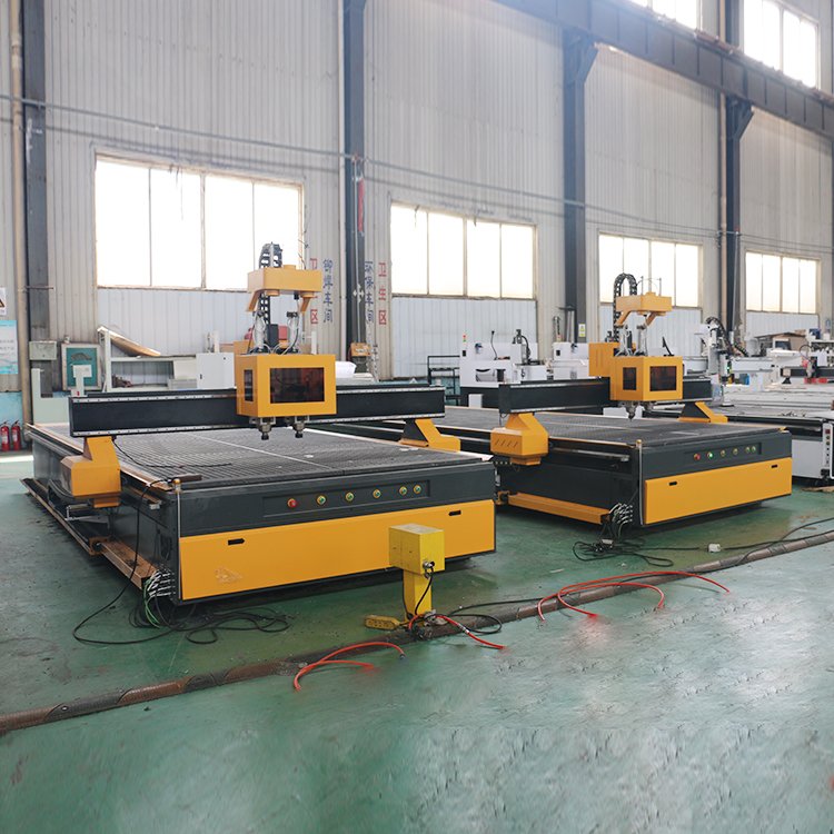 1325 Wood Based Panels Machinery Timber Wood Cutting Machine ATC CNC Machining Center in Canada