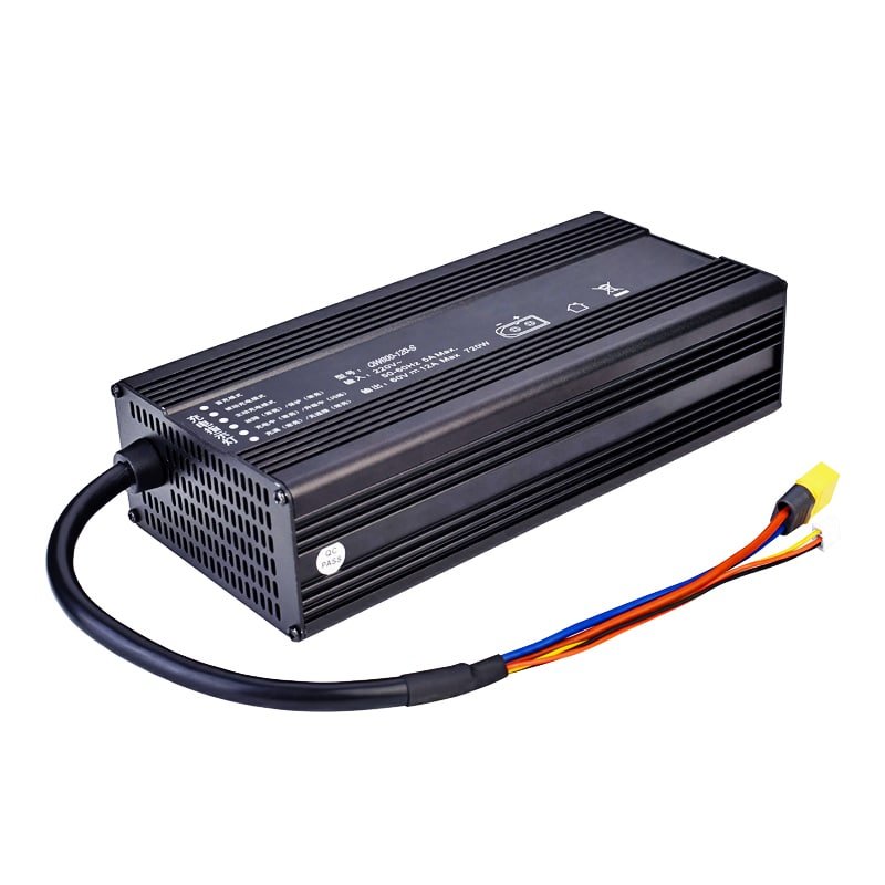2024 New Products 360W CANBus Chargers 71.4V 72V 5a Charger for 17S 60V 61.2V 62.9V Electric Scooter Lithium ion Batteries Packs