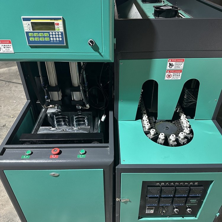 Lowest Price Semi Automatic 2L PET Plastic Bottle Making Machine Blow Molding Machine