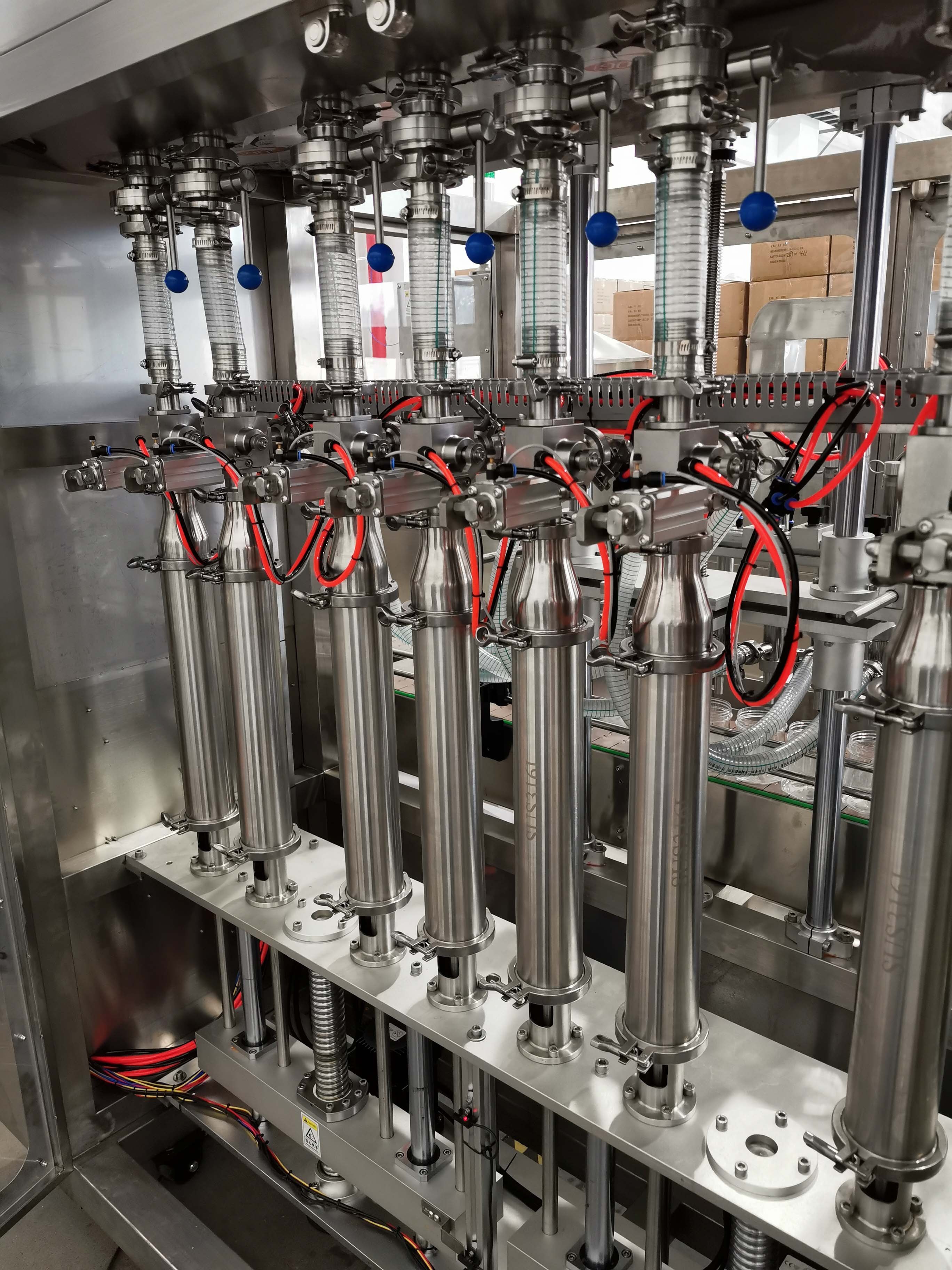 Servo Control Automatic Bottle Filling Machine in Shanghai Auto Liquid Filling Machine