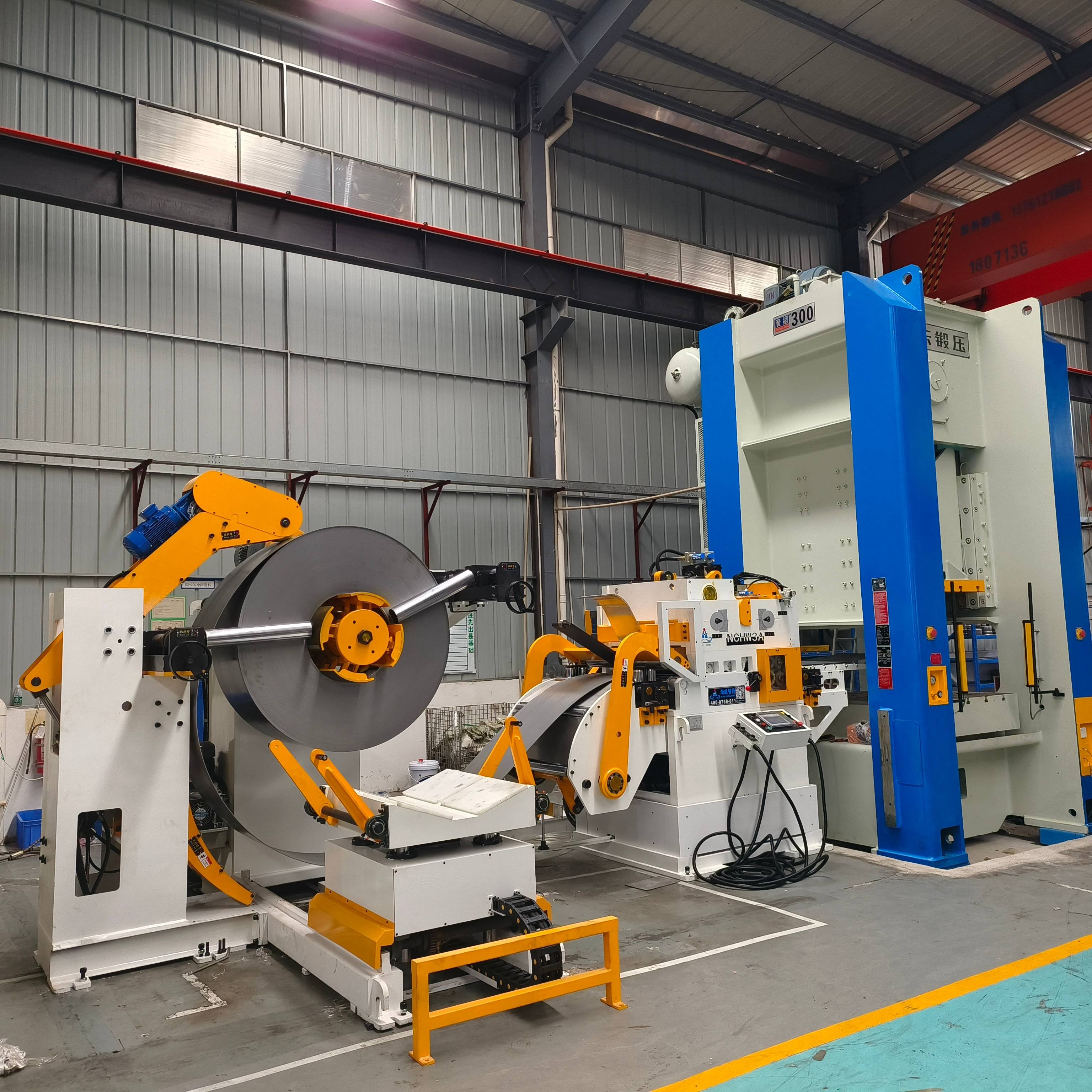 HAIWEI Space-saving Metal Coil Decoiler Straightener and Servo Roll Feeder for Auto Parts Production Line