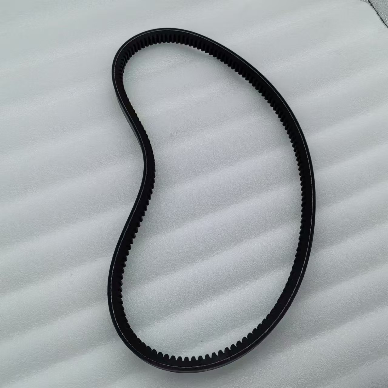 New Condition Toothed V Belt Rubber Transmission Belts for Commercial Vehicle and Truck Bus Spare Parts
