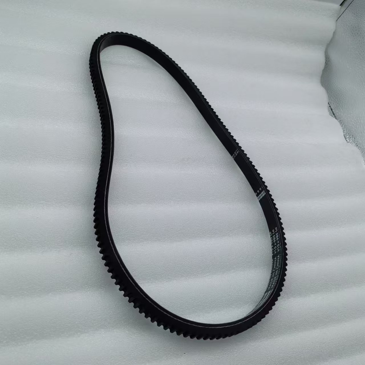 New Condition Toothed V Belt Rubber Transmission Belts for Commercial Vehicle and Truck Bus Spare Parts