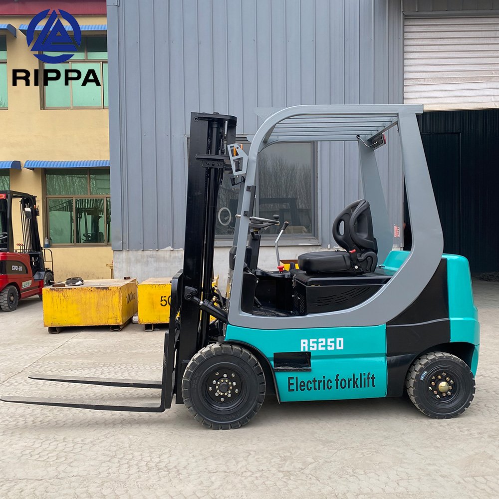 2.5t Hydraulic Lifting Forklift Electric Pallet Stacker Lift Height Four Wheel Forklift With Adjustable