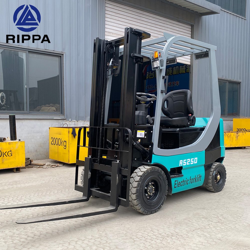 2.5t Hydraulic Lifting Forklift Electric Pallet Stacker Lift Height Four Wheel Forklift With Adjustable